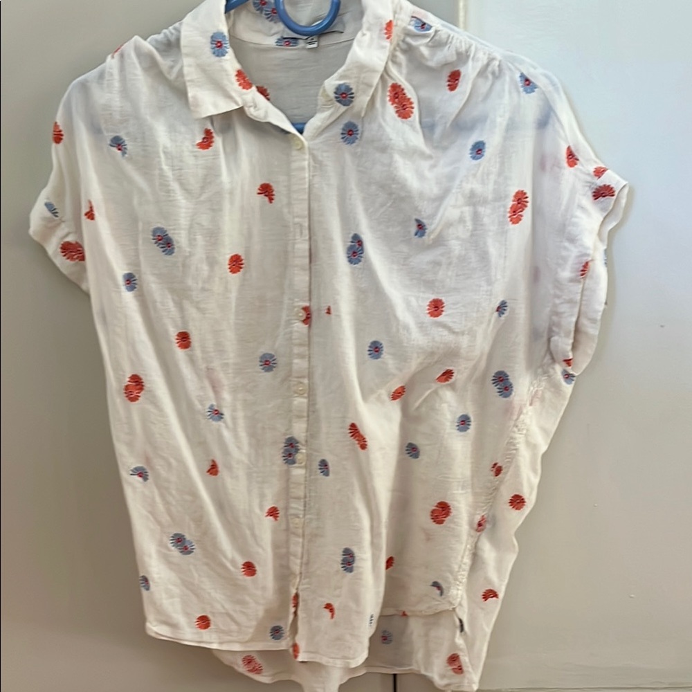 White Short-Sleeve Shirt with Red and Blue Print